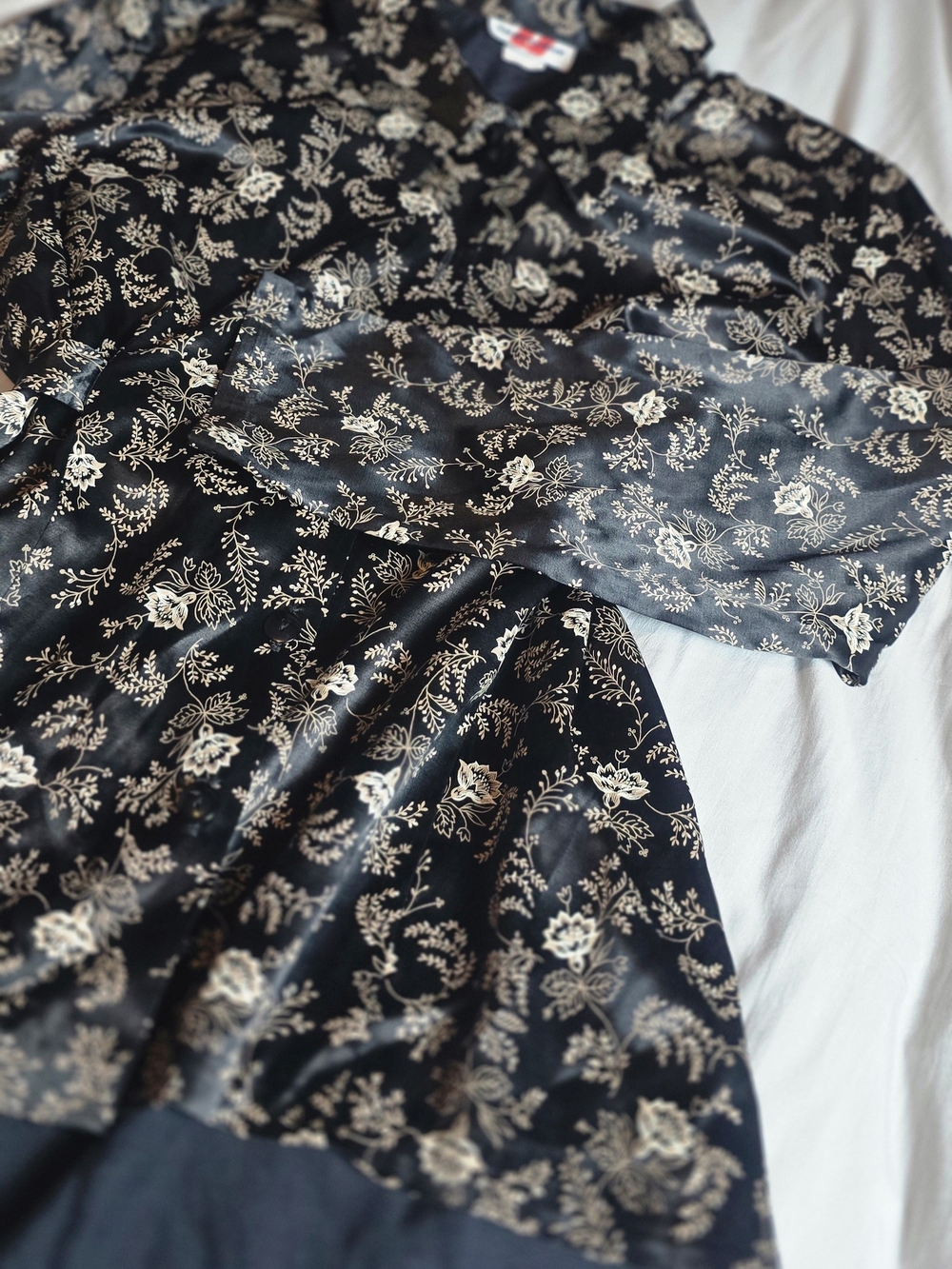 Source Unknown Black Blouse with Cream Floral Print